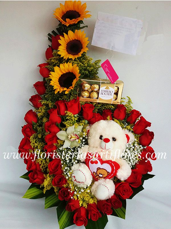 Media Luna Corazón con peluche | Floristería Detalle Ideal Medellín